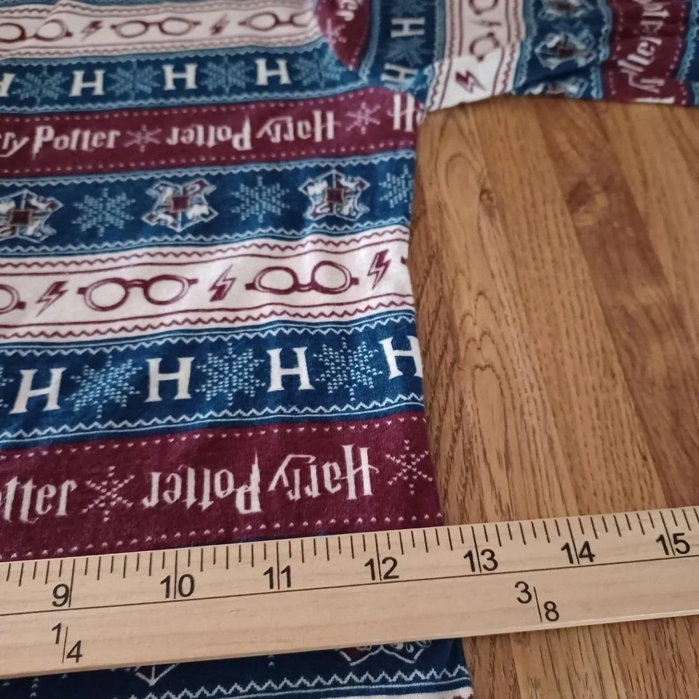 Harry Potter girls size small pajama top Hogwarts Maroon Trim